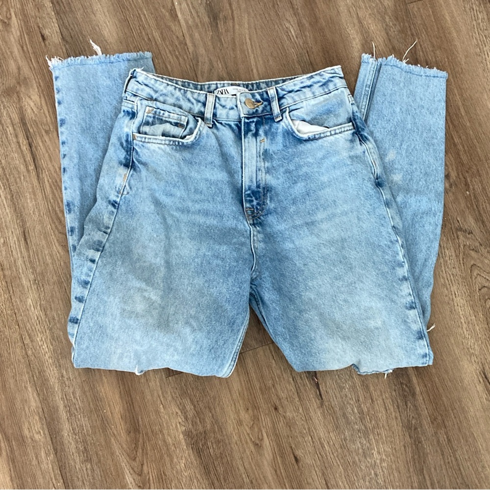 Zara Distressed Light Blue Jeans Sz 4 - Picture 3 of 5